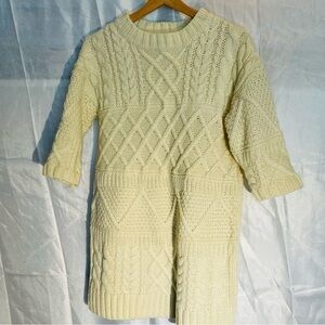Forever 21 Sweater, Eggshell heavy cable knit. Sz Small Misses. Short sleeves.